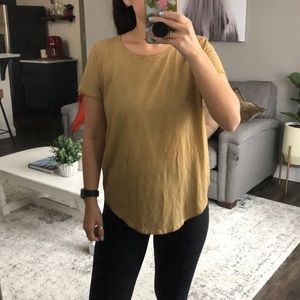 Yellow lululemon lab tshirt
